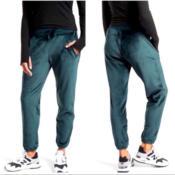 Athleta Double Cozy Karma Joggers Pull On Velour Pants Soft Plush Green Sz Large - Picture 1 of 13